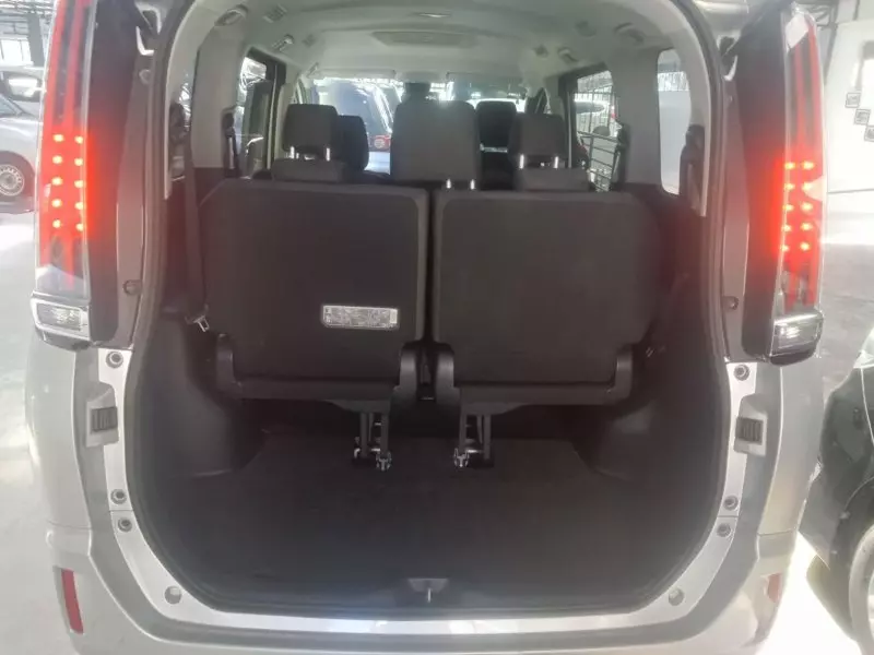 Toyota Noah   - 2018