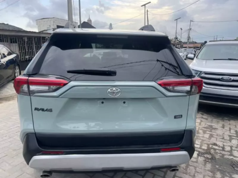 Toyota RAV 4   - 2020