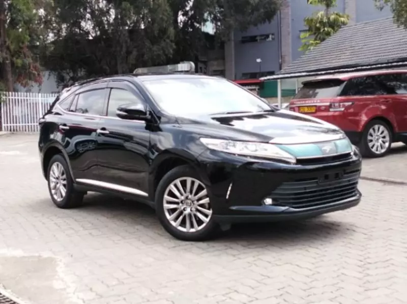 Toyota Harrier   - 2018