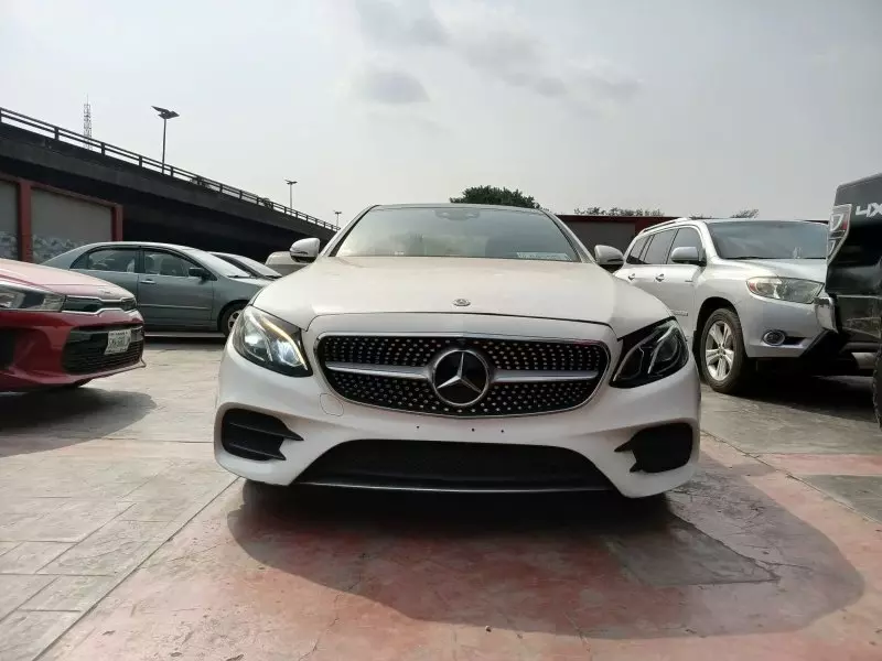 Mercedes-Benz E 300 - 2019