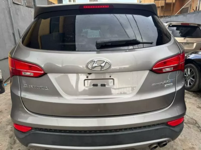 Hyundai Santa Fe   - 2013