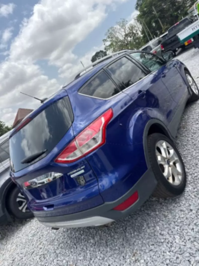 Ford Escape   - 2015