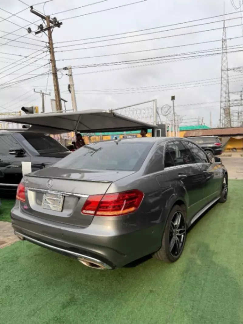 Mercedes-Benz E-Class - 2011