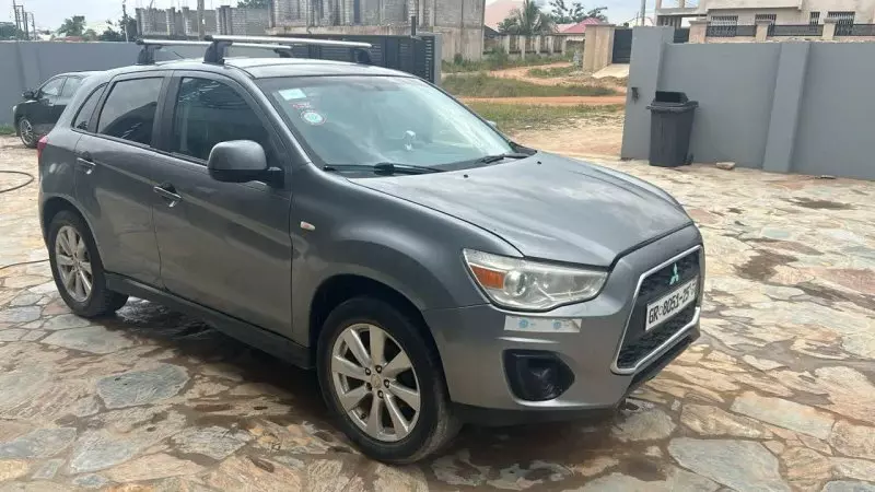 Mitsubishi Outlander Sport   - 2014