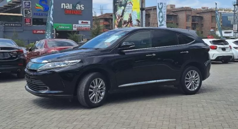 Toyota Harrier   - 2018