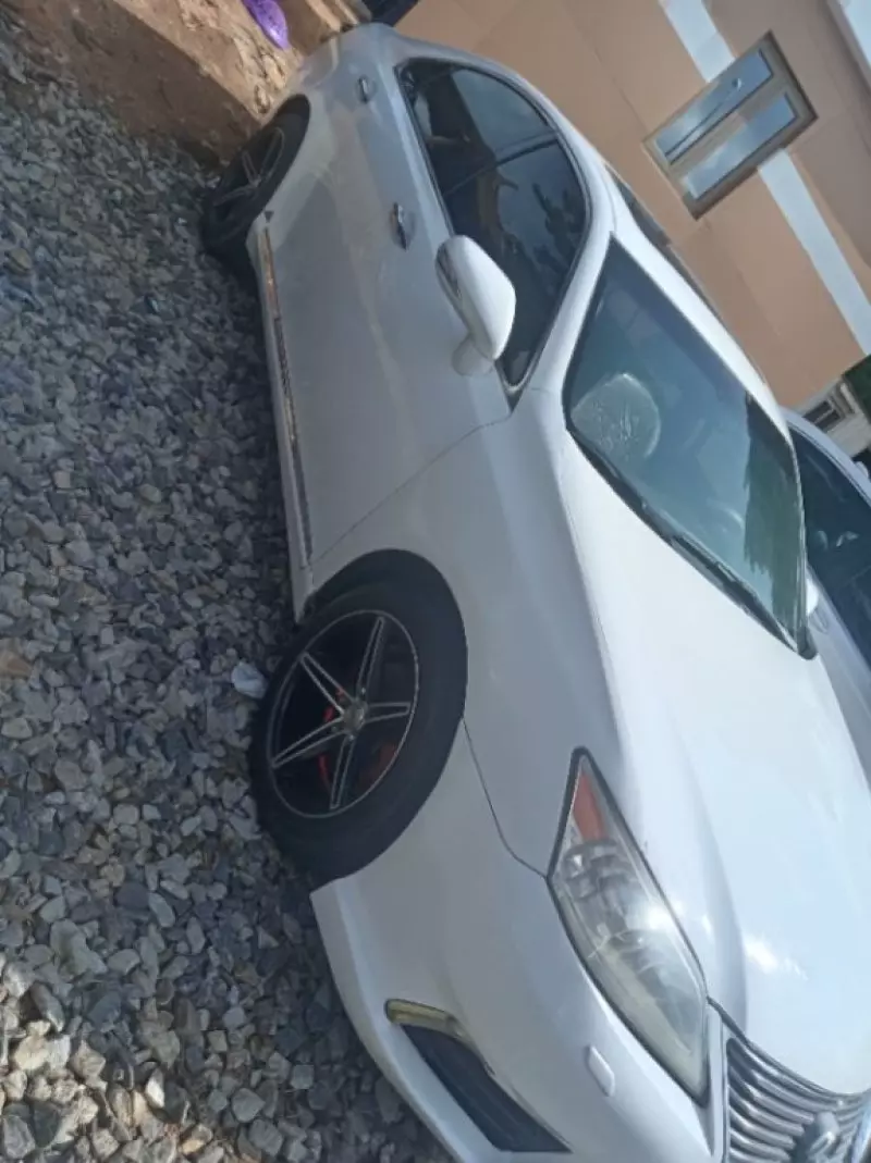 Lexus ES 350   - 2010