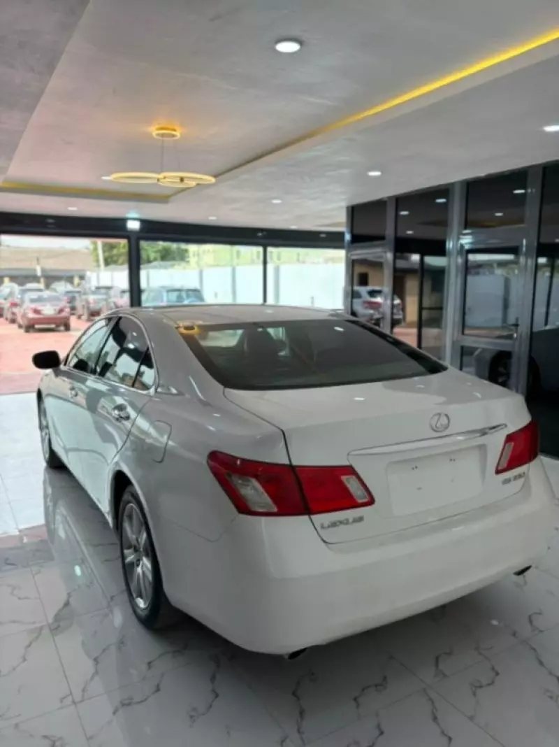 Lexus ES   - 2009