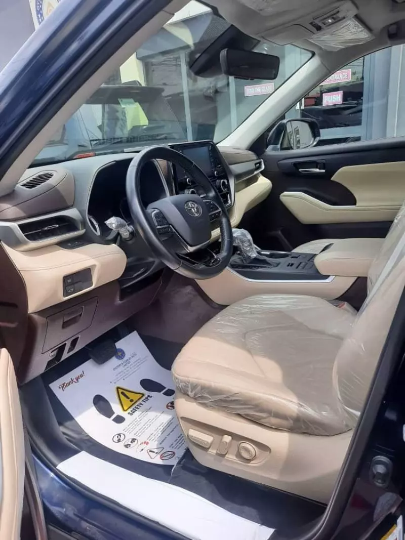 Toyota Highlander   - 2023
