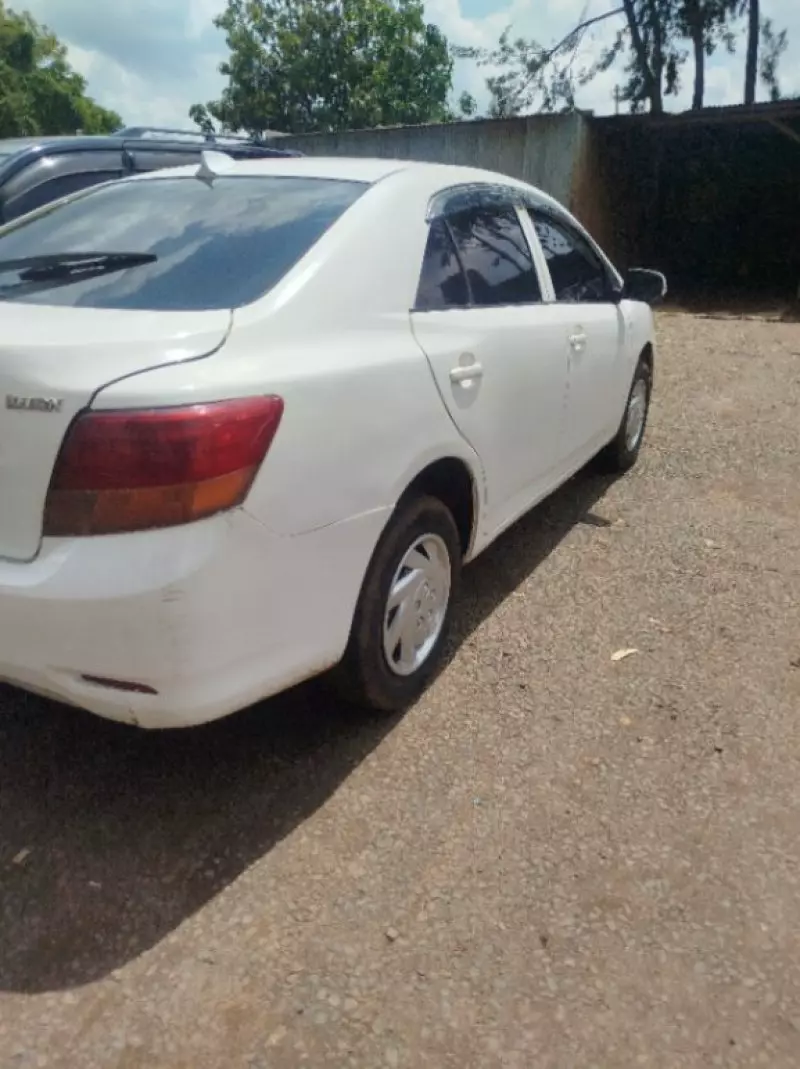 Toyota Axio    - 2009
