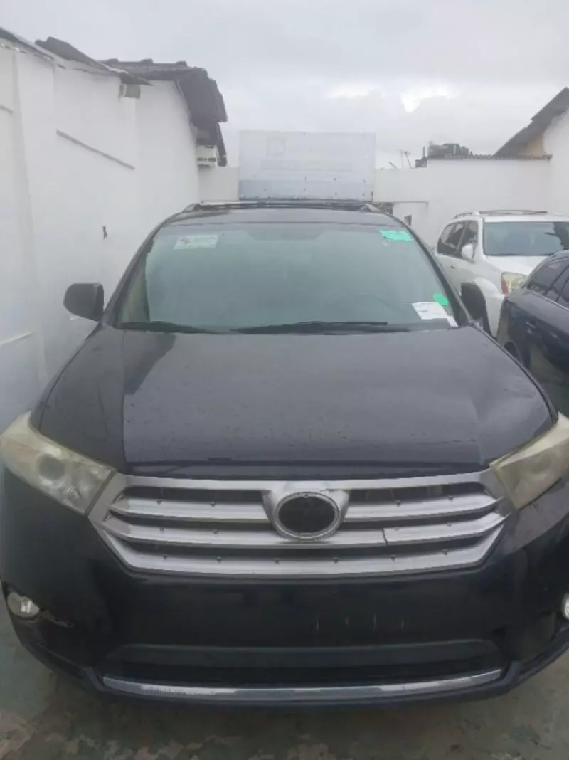 Toyota Highlander   - 2013
