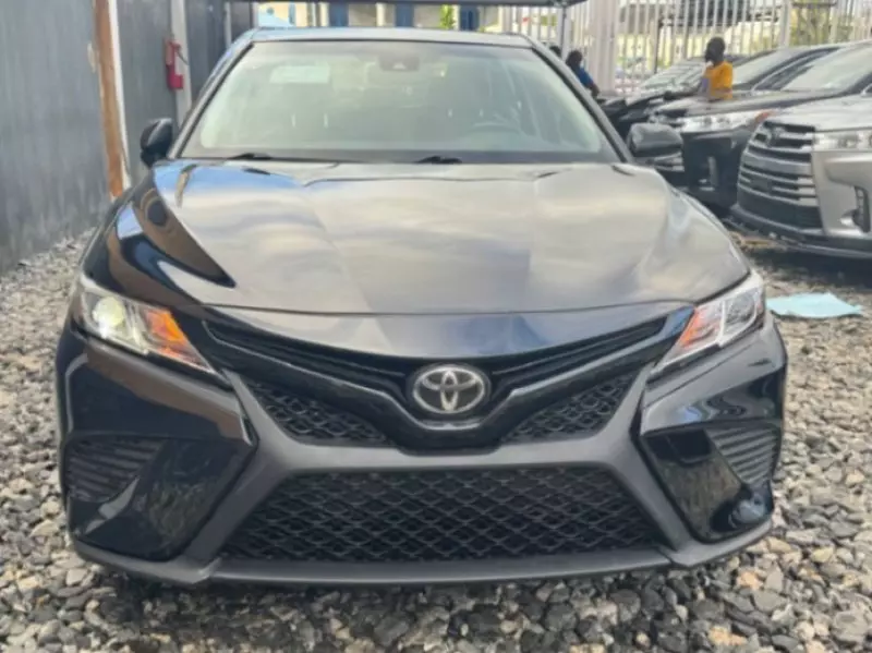 Toyota camry   - 2018