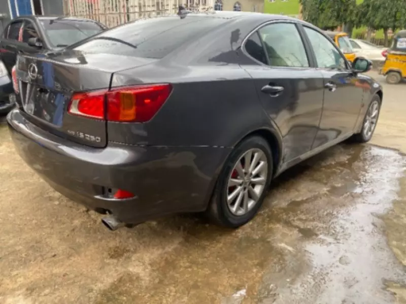Lexus IS 250   - 2010