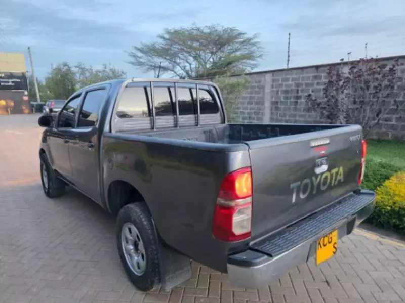 Toyota Hilux - 2015