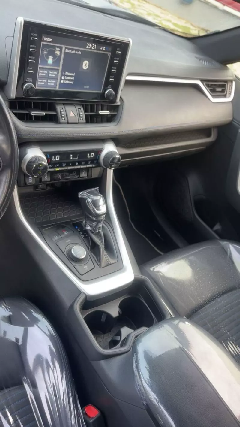 Toyota RAV4   - 2019