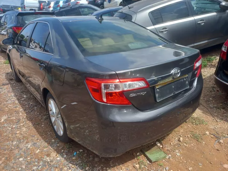 Toyota Camry   - 2012