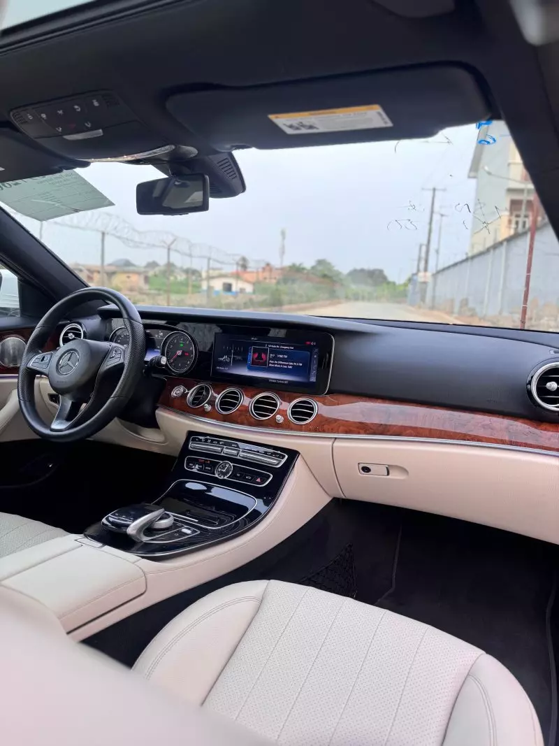 Mercedes-Benz E 300   - 2017