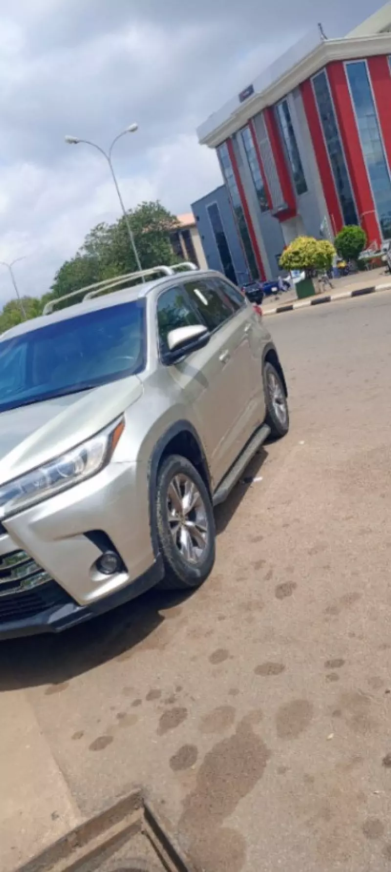 Toyota Highlander   - 2017