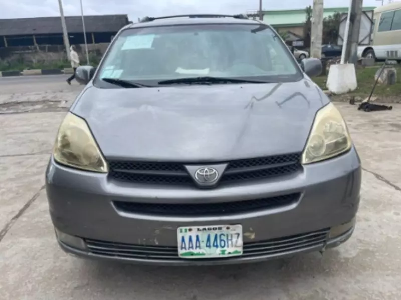 Toyota Sienna   - 2005