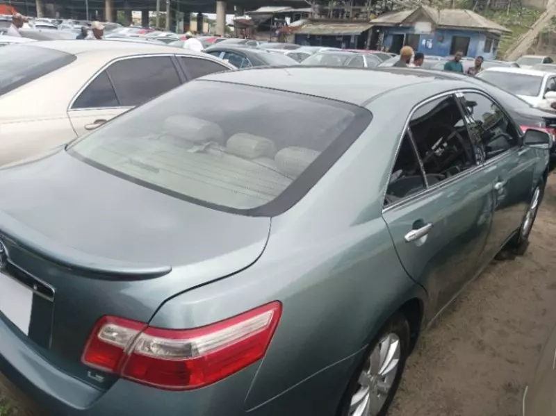 Toyota Camry   - 2007
