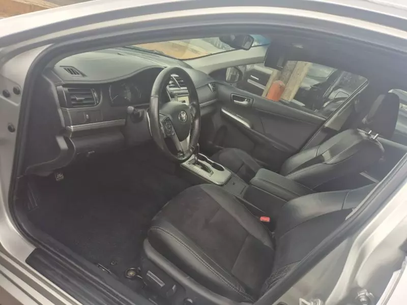 Toyota camry   - 2012