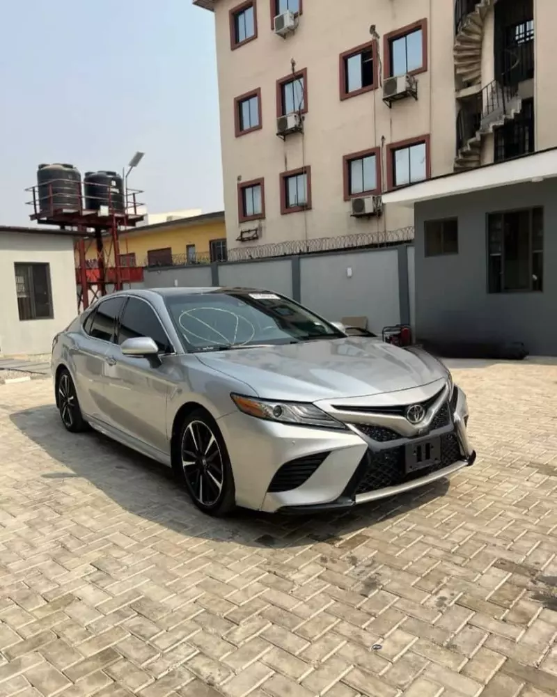 Toyota Camry   - 2018
