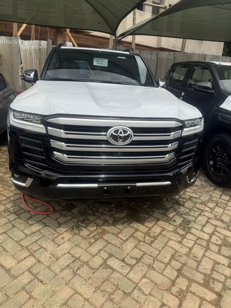 Toyota Land Cruiser   - 2024
