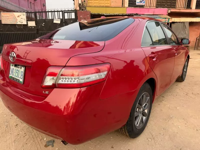 Toyota Camry   - 2011