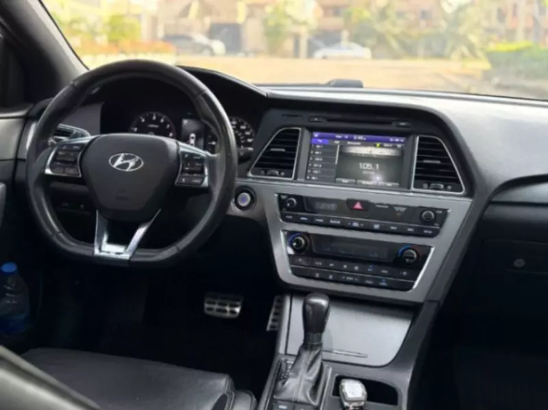 Hyundai Sonata   - 2015