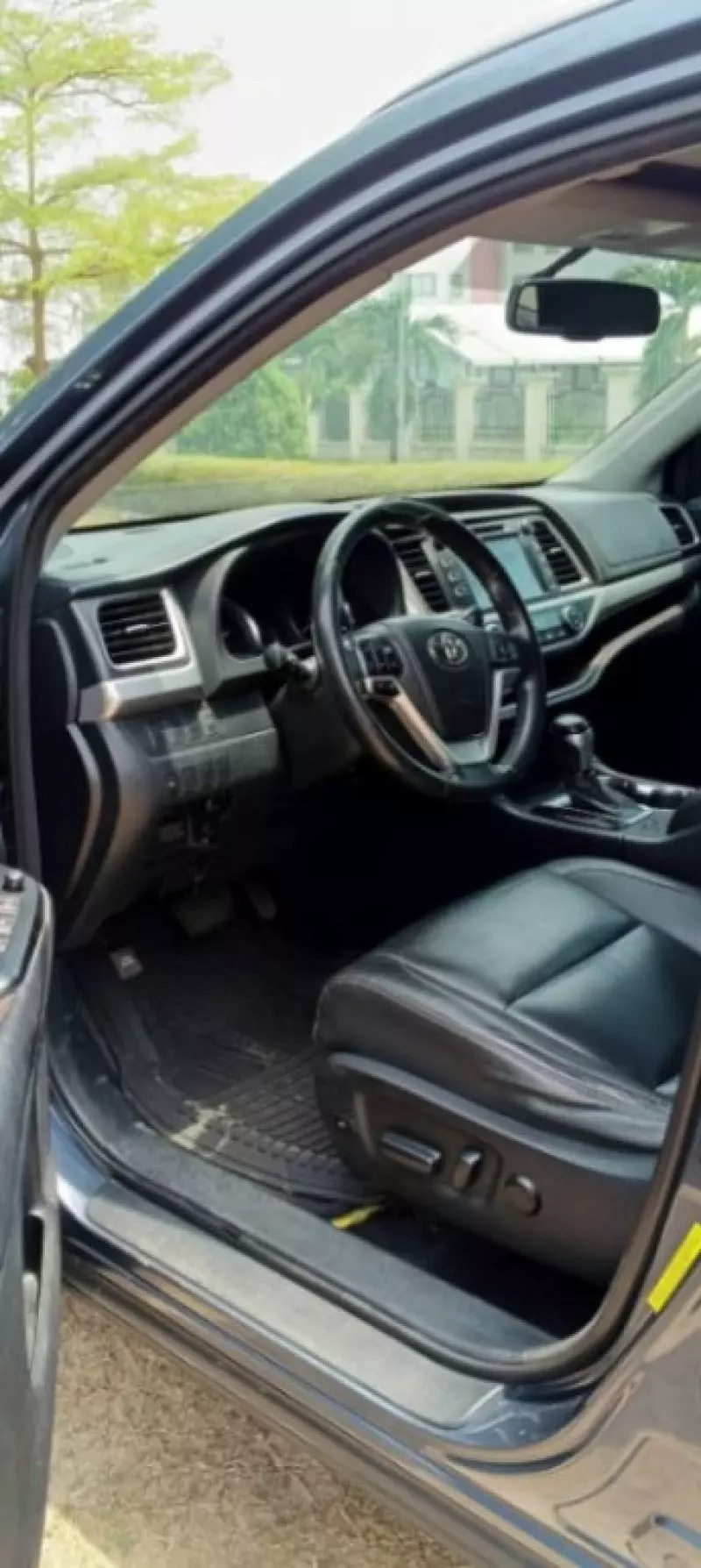 Toyota Highlander   - 2014