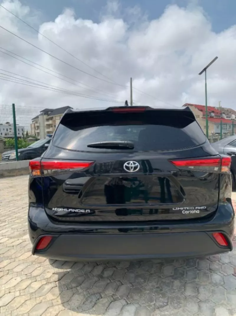 Toyota Highlander   - 2021