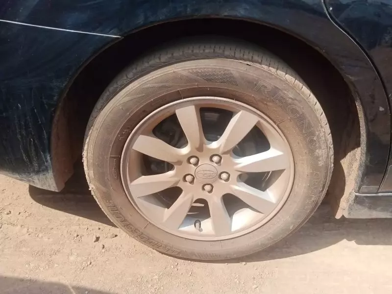 Subaru Legacy   - 2010