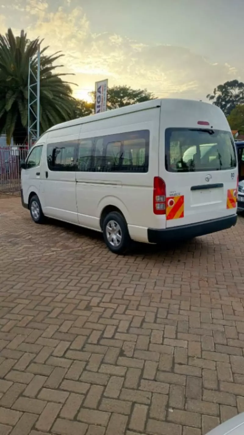 Toyota Hiace   - 2025