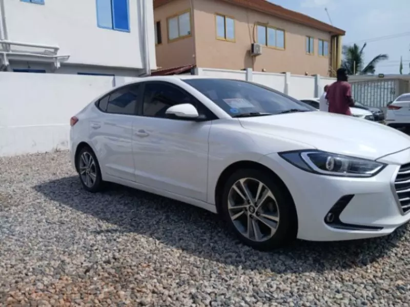 Hyundai Elantra - 2018
