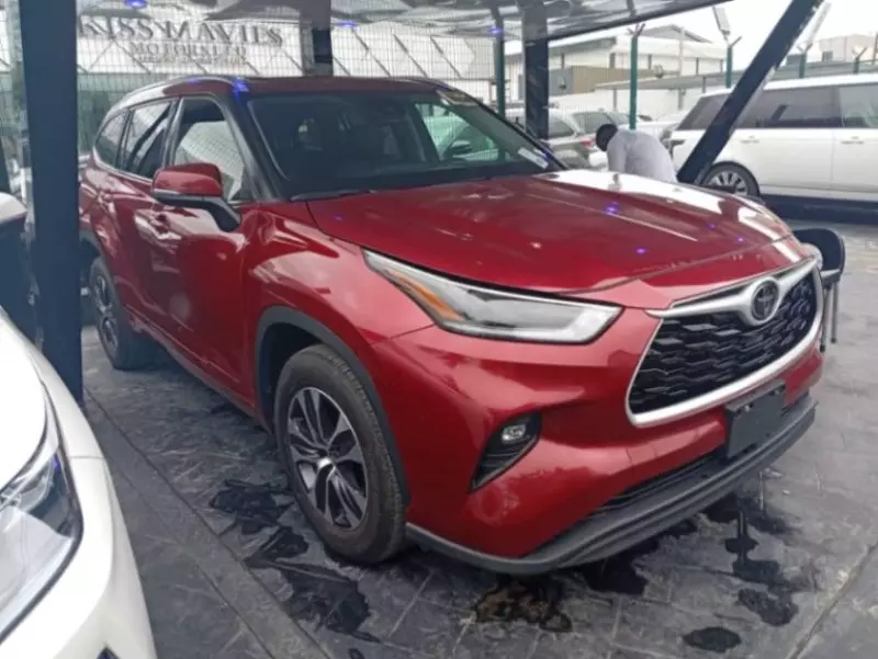 Toyota Highlander   - 2021