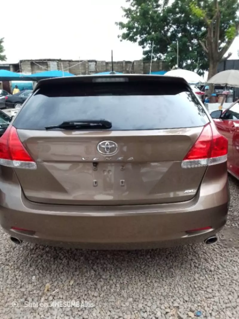 Toyota Venza   - 2010