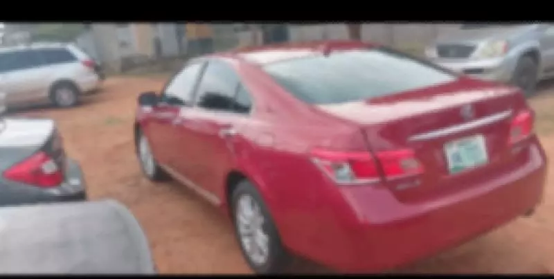 Lexus ES 350   - 2011