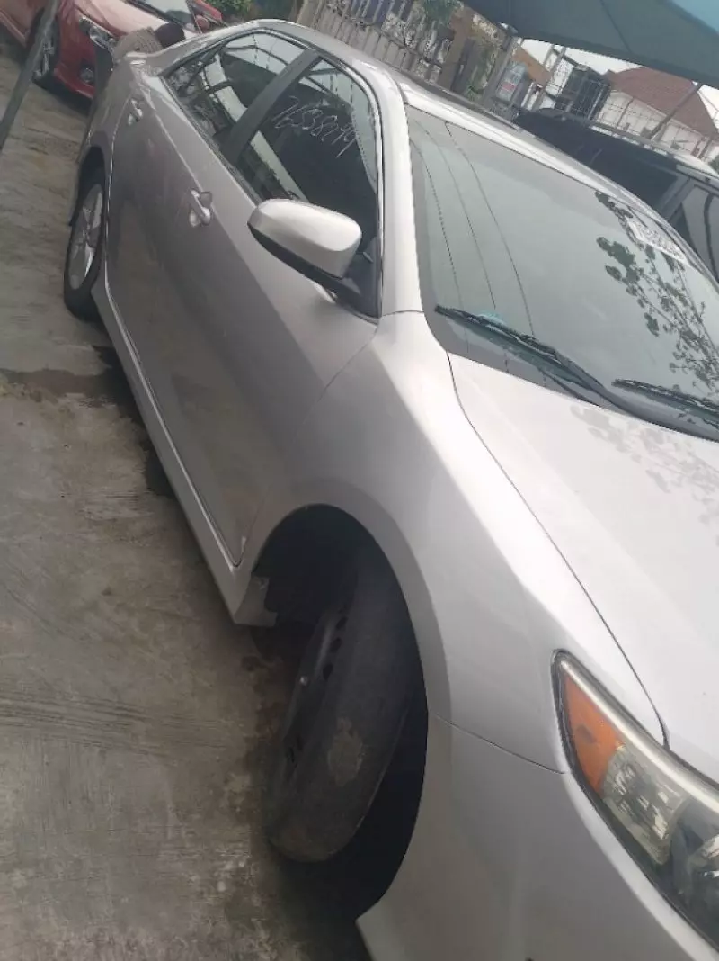 Toyota Camry   - 2012
