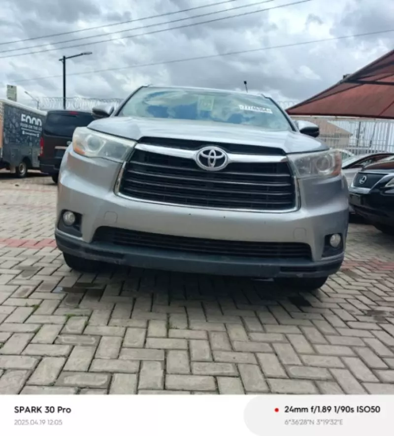 Toyota Highlander   - 2016