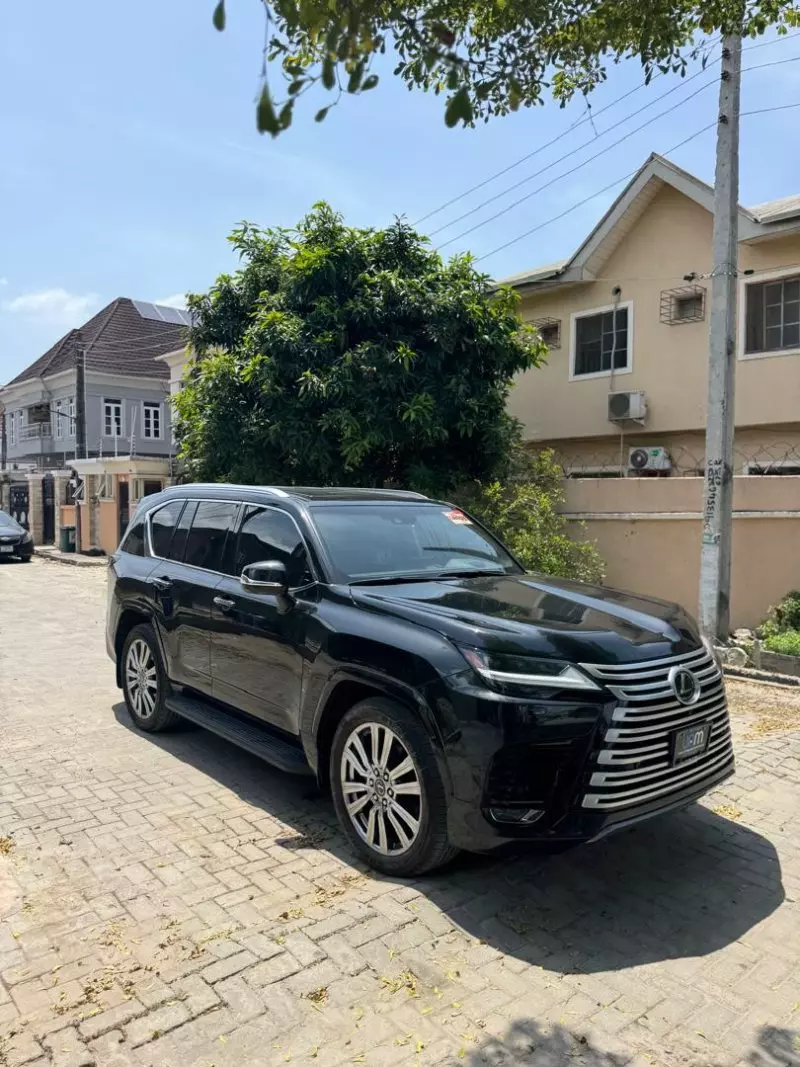 Lexus LX 600   - 2023