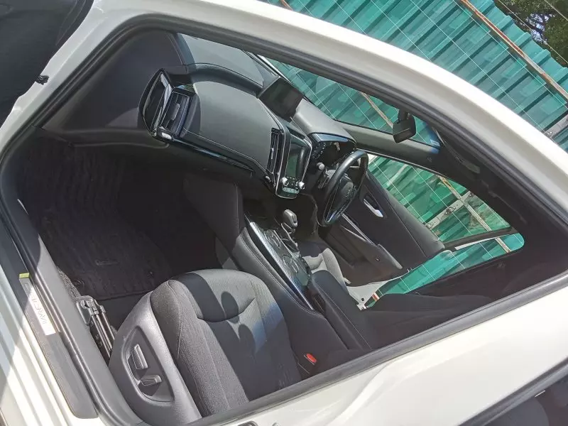 Toyota Crown    - 2018