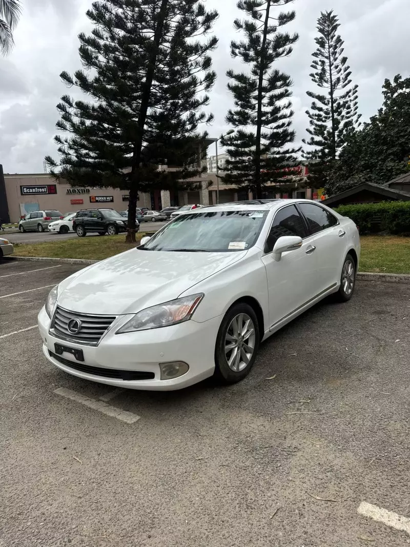 Lexus ES 350   - 2012