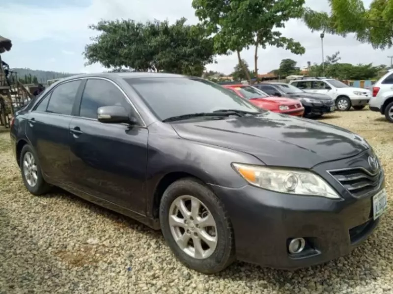 Toyota Camry   - 2009