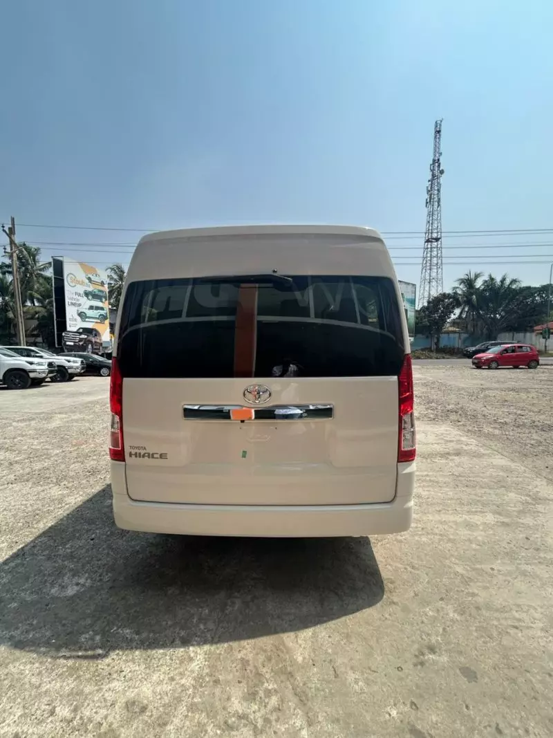 Toyota Hiace   - 2024