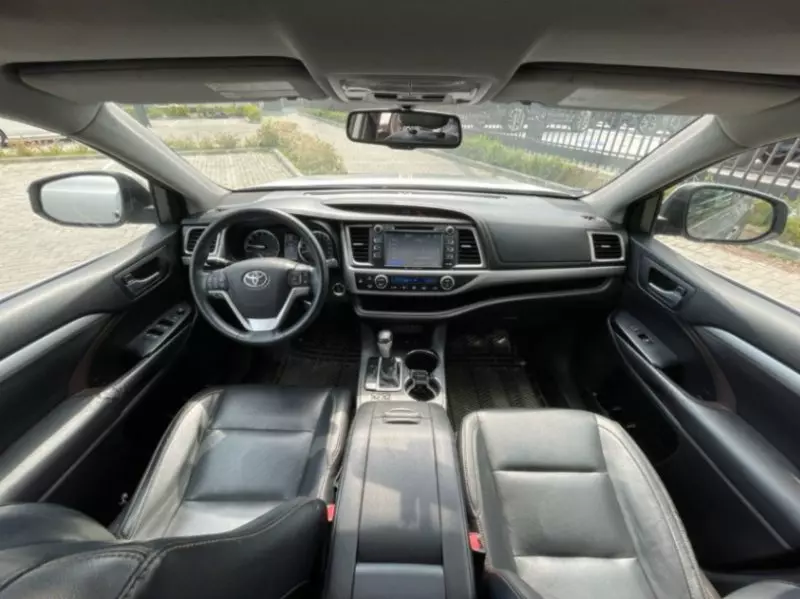 Toyota Highlander   - 2016