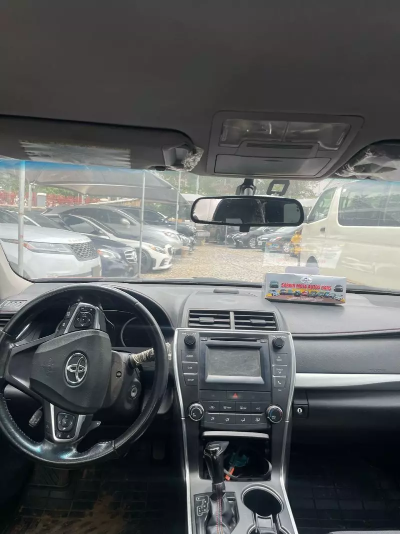 Toyota Camry   - 2016