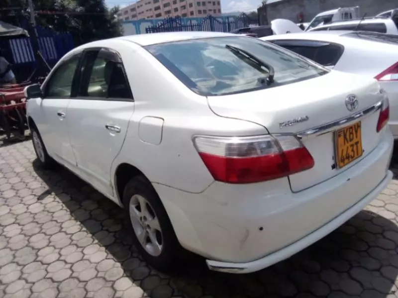 Toyota Premio    - 2009