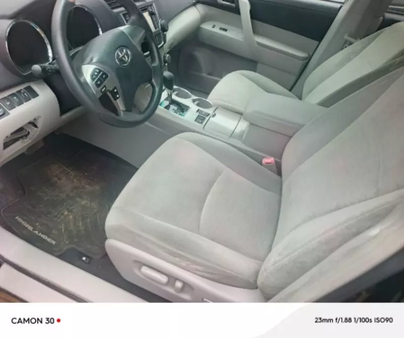 Toyota Highlander   - 2013