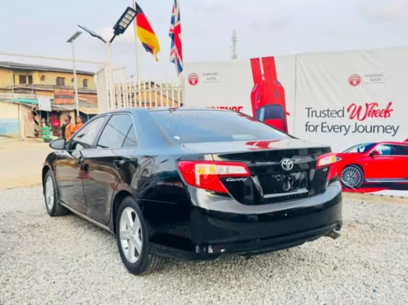 Toyota Camry   - 2012