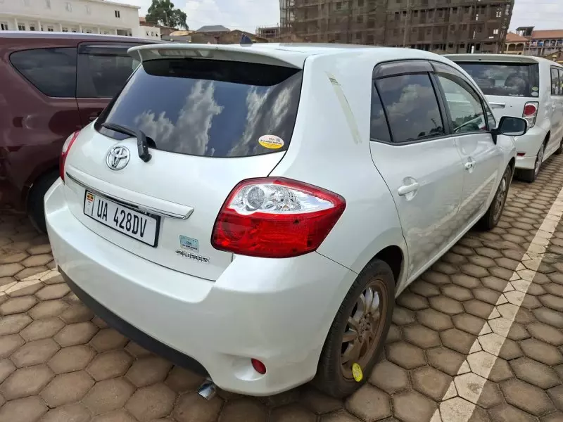 Toyota Auris   - 2012