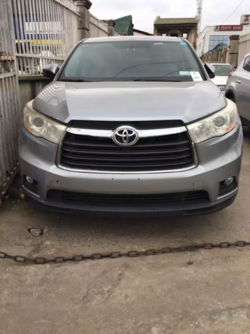 Toyota Highlander   - 2015